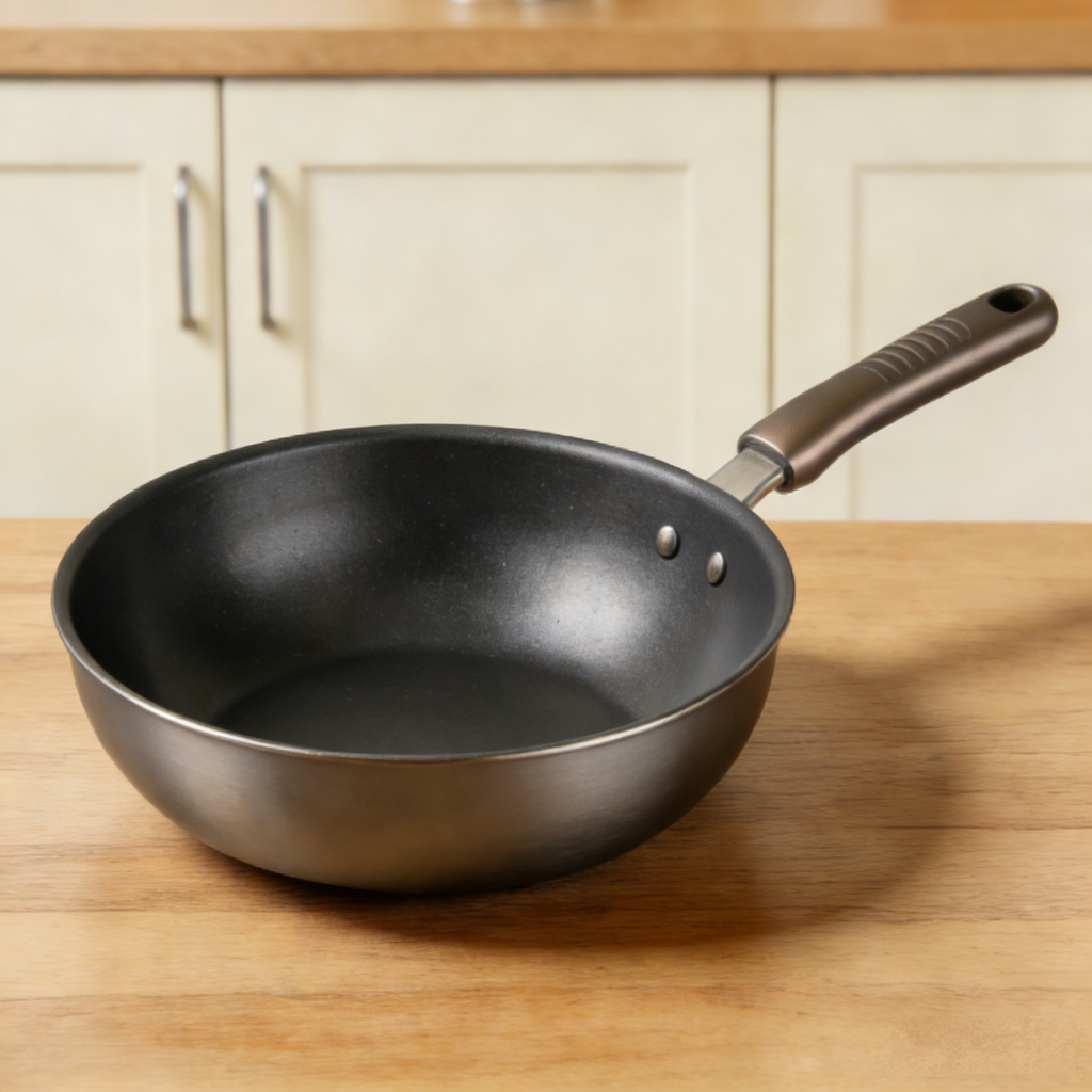 Non-Stick Household Frying Pan – Heat-Resistant, Even Heating, Ergonomic Design for Omelets, Steaks, Vegetables & Daily Home Cooking.🧡